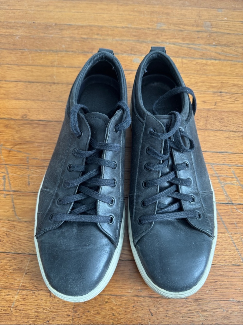 Andrew Marc Black Leather Low-Profile Sneakers with Off-White Sole